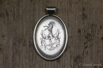 wappen-handgraviert-silberschmuck-familienwappen-gravur-family-crest-handengraved